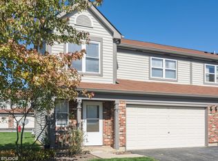 760 E Whispering Oaks Dr, Palatine, IL 60074