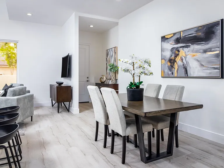 4020 N 12th St #6 — Photo 4