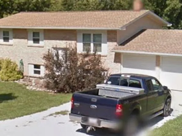 5961 White Oak Dr, Cedar Hill, MO 63016