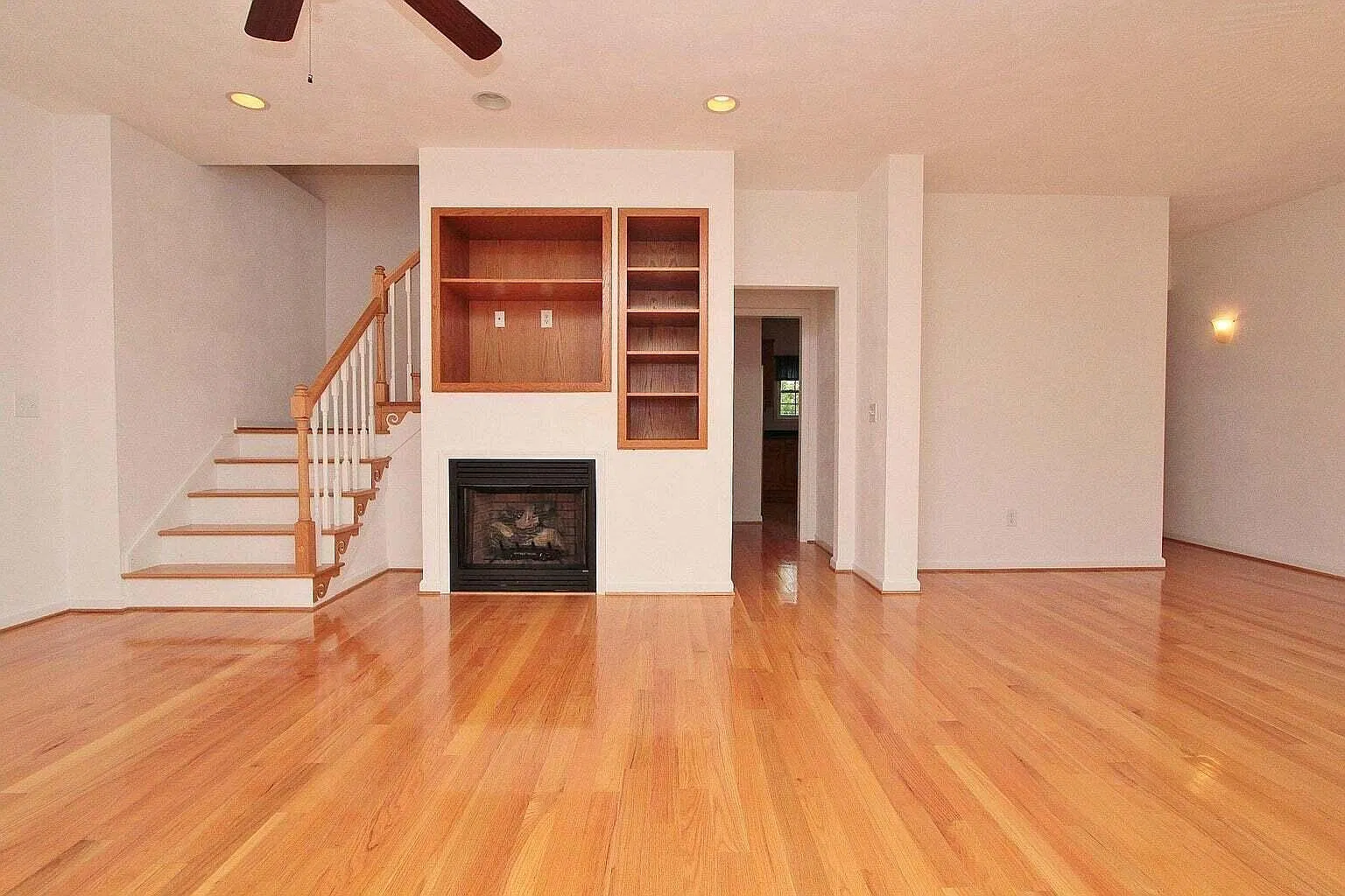 3 bed, 2.5 bath, 1948 sqft, $2,700 — Photo 4