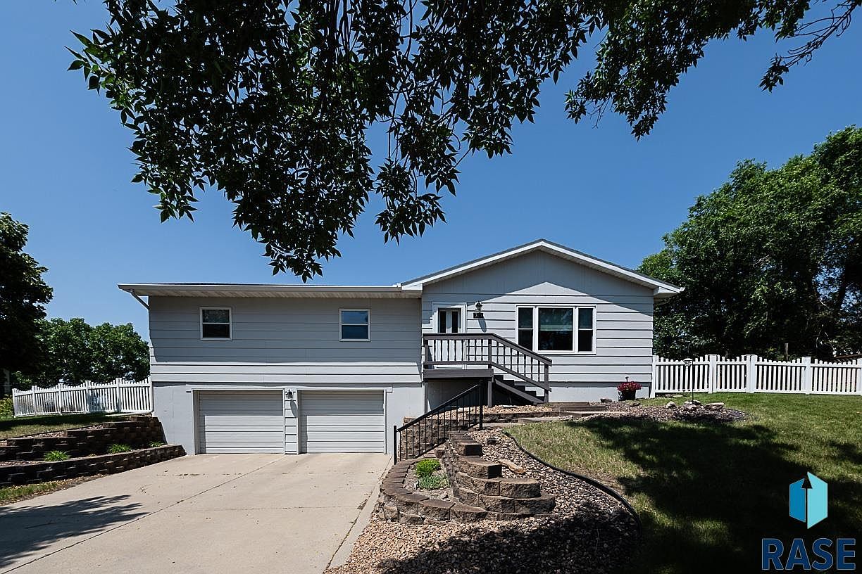 723 N Harrison Ave, Pierre, SD 57501 MLS 22304395 Zillow