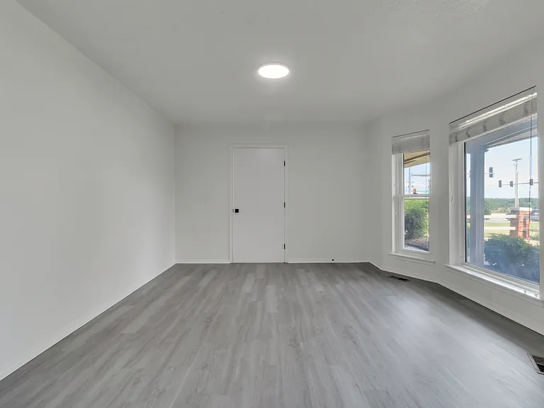 2319 E Robinson St — Photo 10