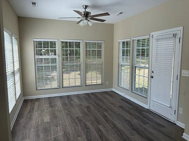 905 Woodlake Dr — Photo 5