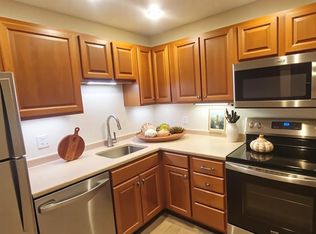 3155 Coachman Rd APT 408, Eagan, MN 55121