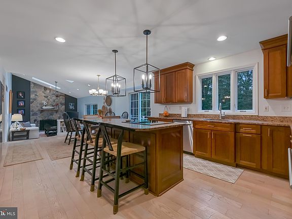 4th image of 8395 Quailwood Ln