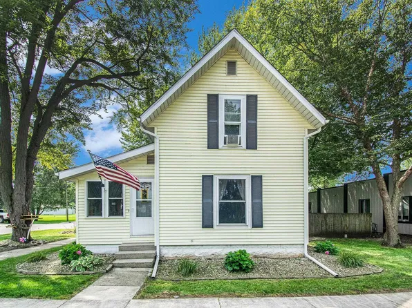 317 E Waterford St, Wakarusa, IN 46573