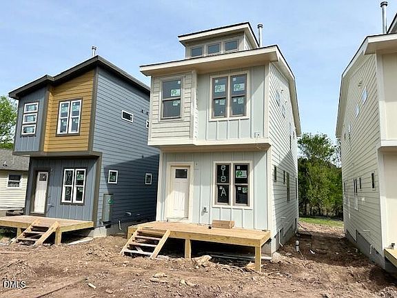 2nd image of 818A Carter Ave