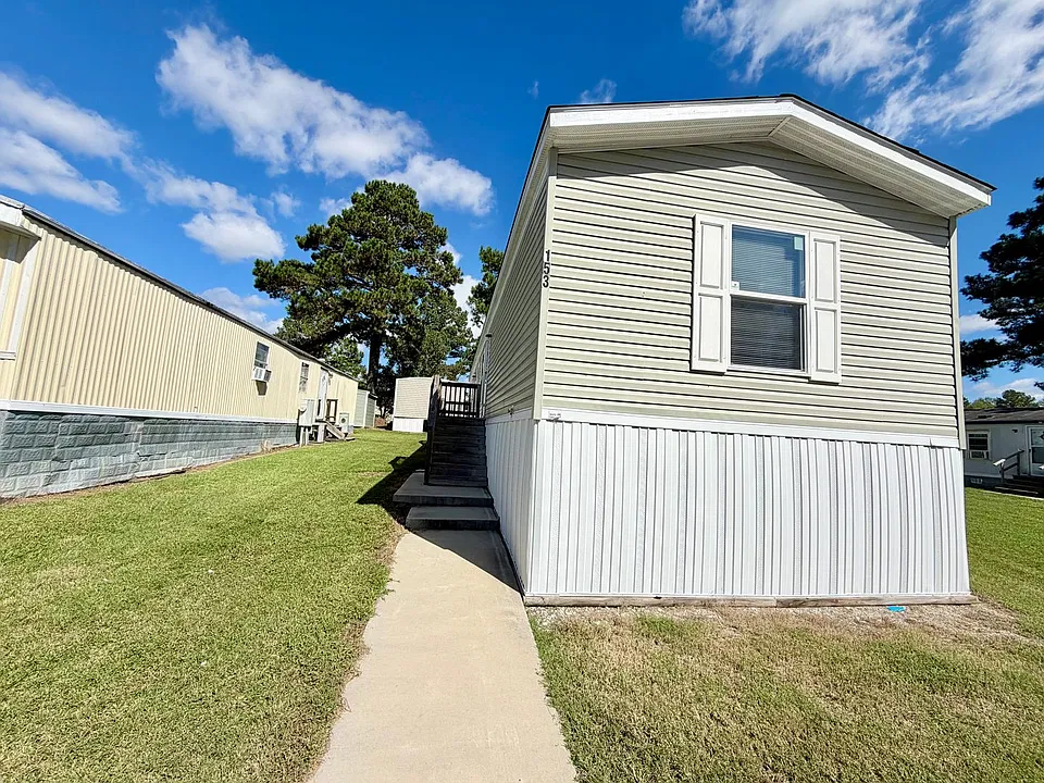 153 Daisy St