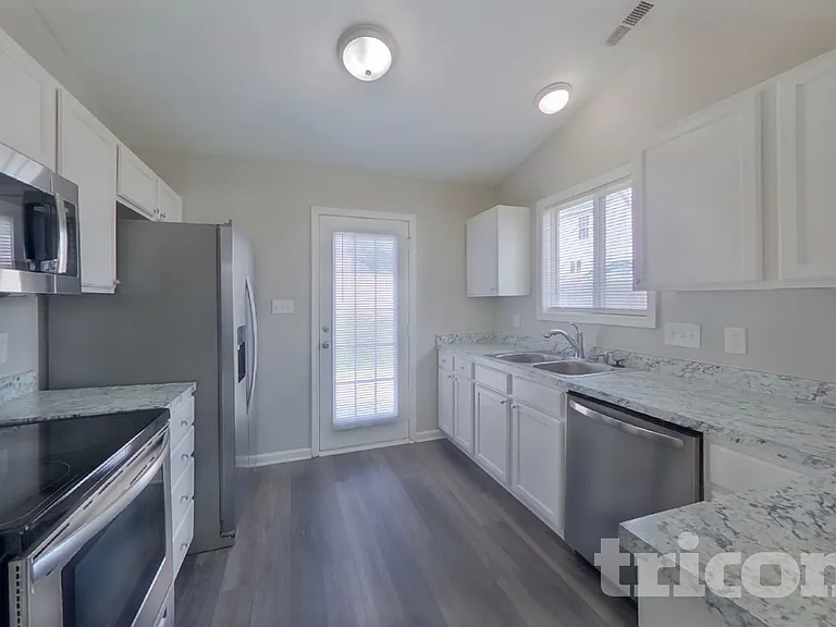 6129 Whispering Brook Ct — Photo 7