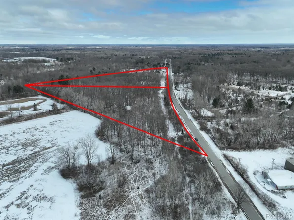 9636 Tuscola Rd, Clio, MI 48420