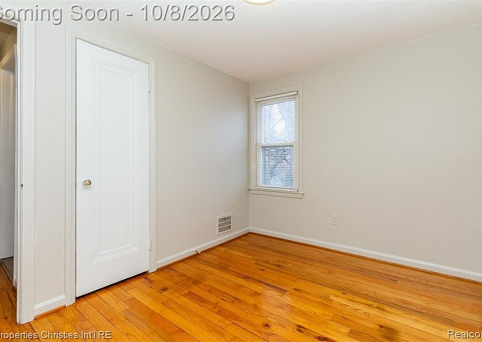 1225 E 4th St, photo 21