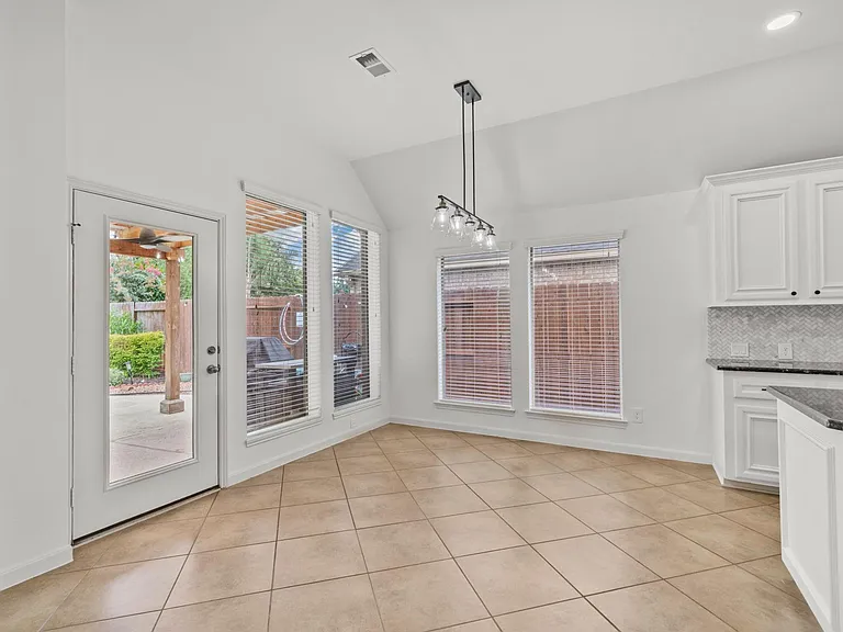 28410 Stonestead Dr — Photo 17