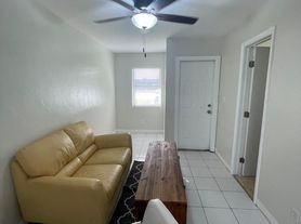 3070 NW 9th Ave, Wilton Manors, FL