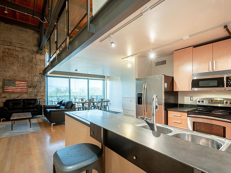 1st image of 1001 E 17th St #212