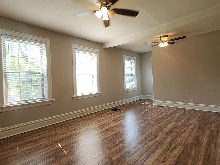 1029 Central Ave - B — Photo 5