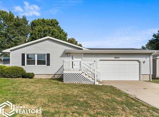 2820 Le Sylvia St, Burlington, IA