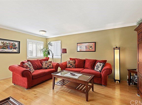 2nd image of 128 E Palmdale Ave #4