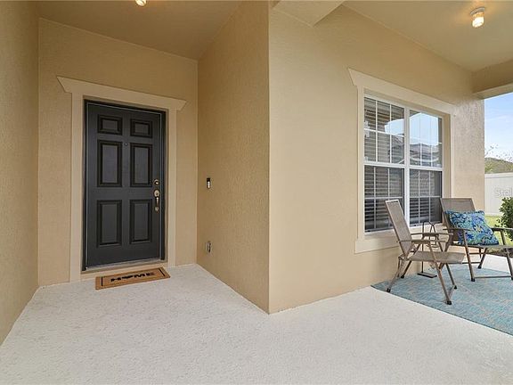 3rd image of 521 Haywood Ln