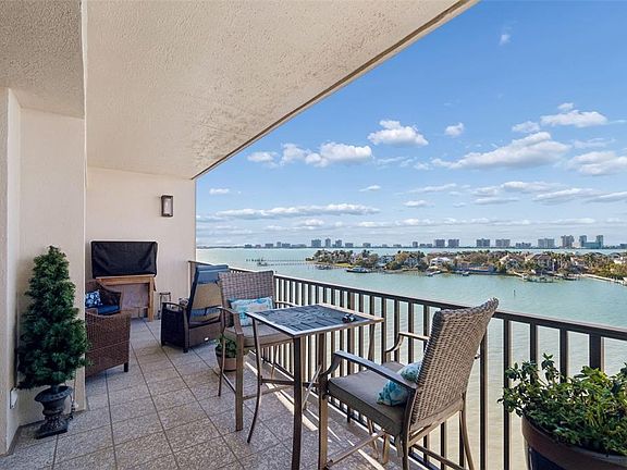 3rd image of 4 BELLEVIEW BOULEVARD #701