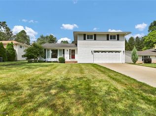 16182 Robindale Dr, Strongsville, OH 44136