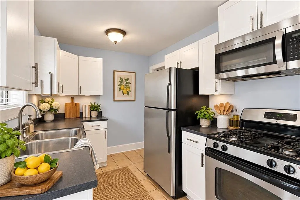 2 bed, 1.0 bath, 1020 sqft, $1,800 — Photo 4