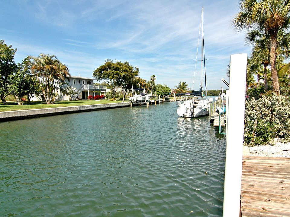 Canal-4th in from Bay