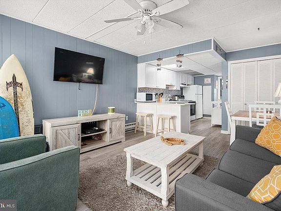 3rd image of 13 44th St Unit 203