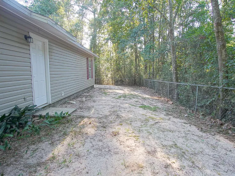 4121 Woodfin Cir — Photo 15