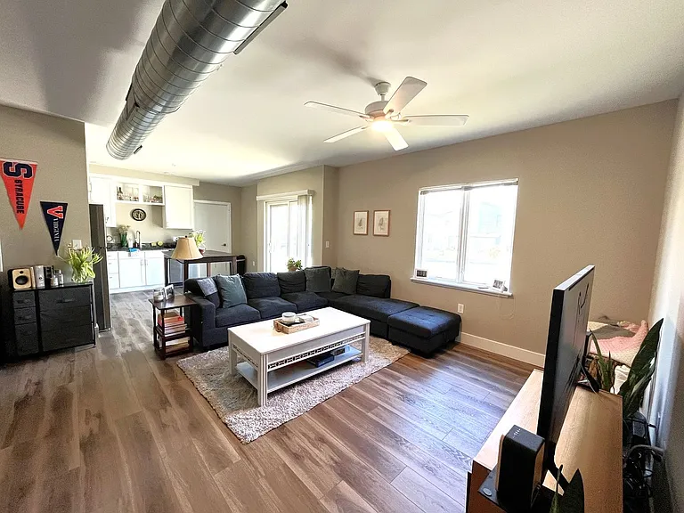 Sunrise Apartments — Photo 17