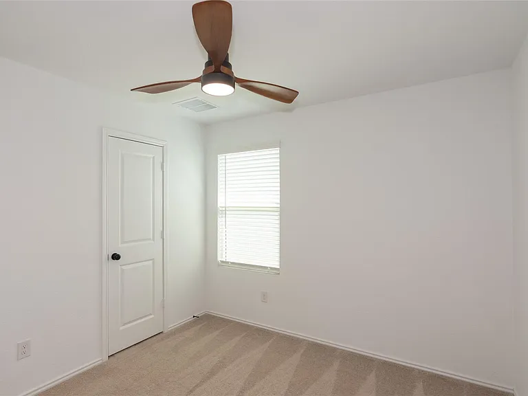 548 Rancho Del Cielo Loop — Photo 24
