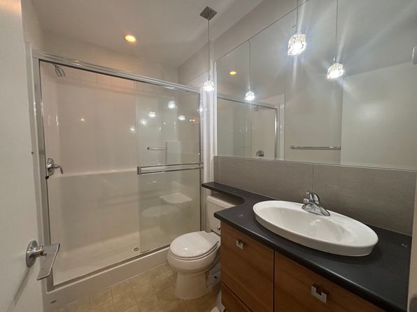 2 bedroom rental in Surrey — photo 20