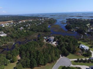 13 Crane St, Hampstead, NC 28443