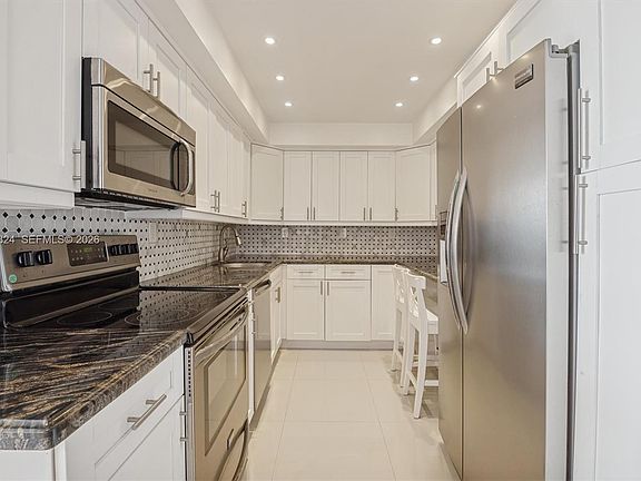 2nd image of 20225 NE 34th Ct APT 2411