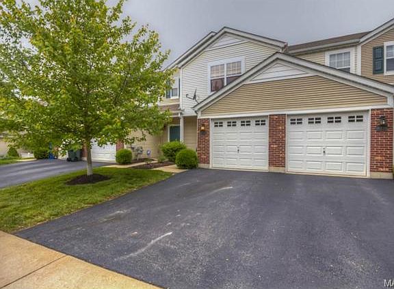 3rd image of 4820 Heritage Heights