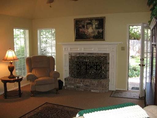 4th image of 219 WILLOW BLUFF
