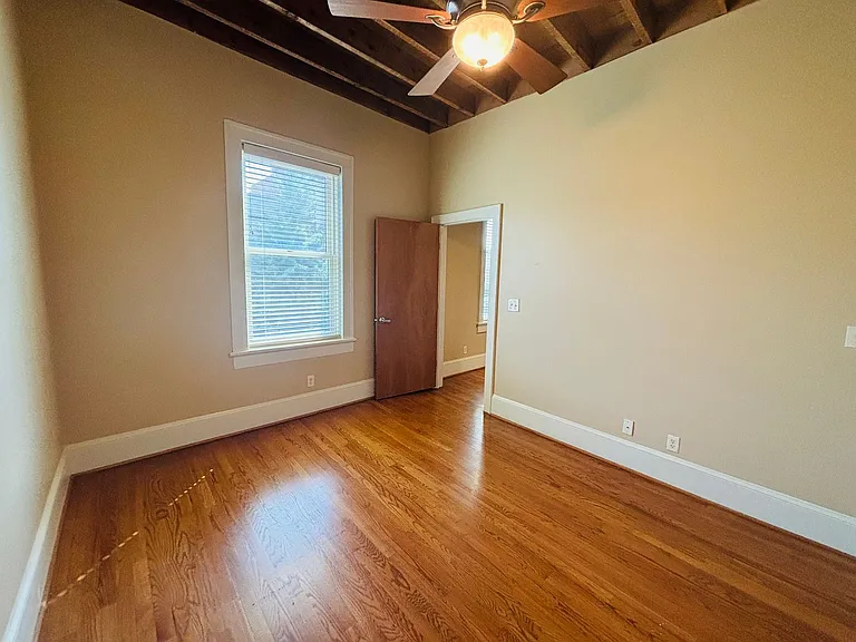 2 Bedroom, 1 Bath Apartment — Photo 13