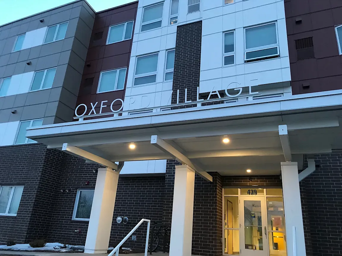 Oxford Village — Photo 2