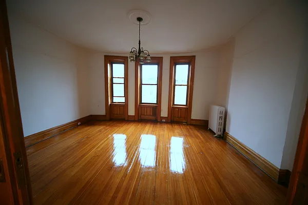 Rented by Metropolitan Realty | media 6