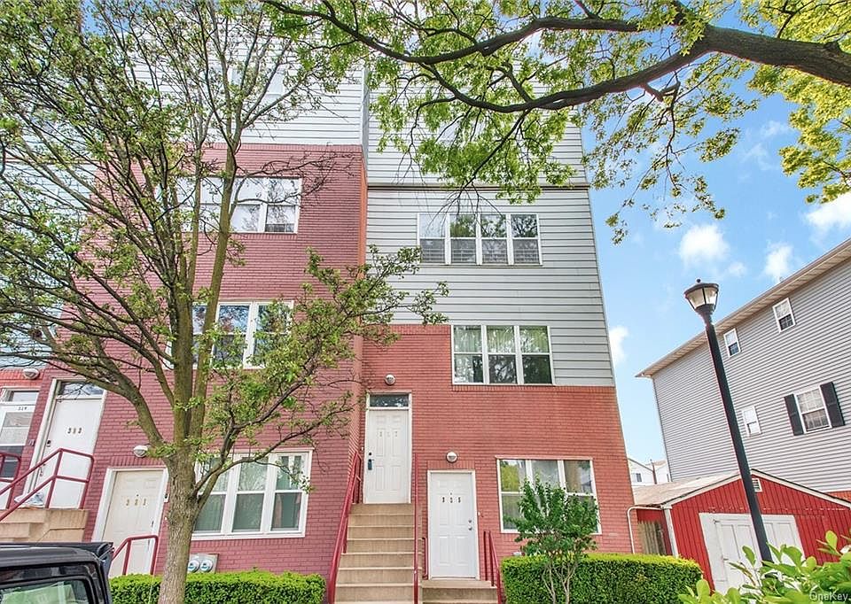 1st image of 327 Admiral Ln #1327D
