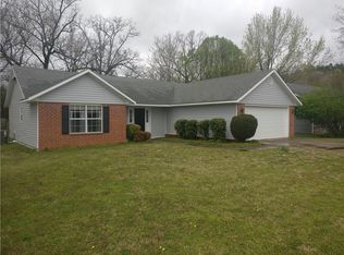 1931 N Albany Ln, Fayetteville, AR 72704