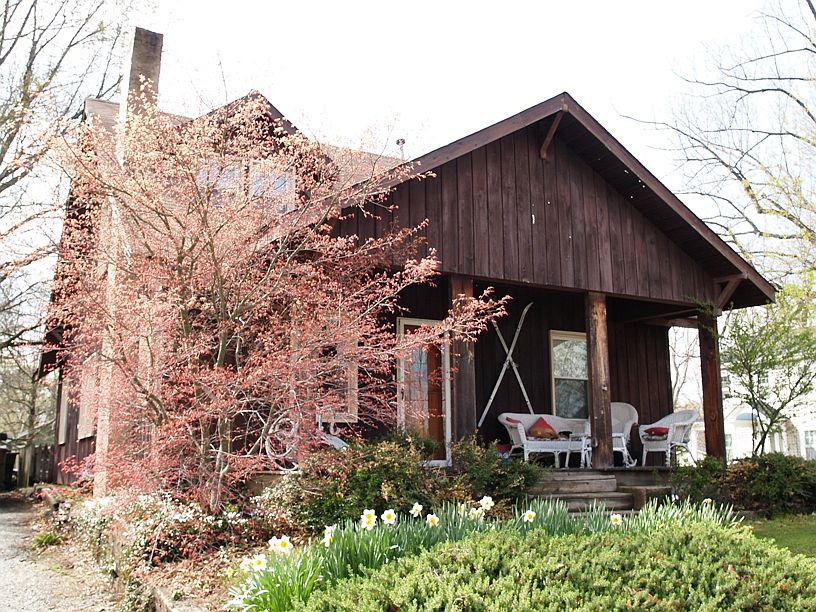 2nd image of 900 Englewood St