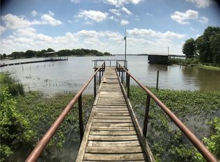 1605 Mitchell Dr, Bonham, TX 75418