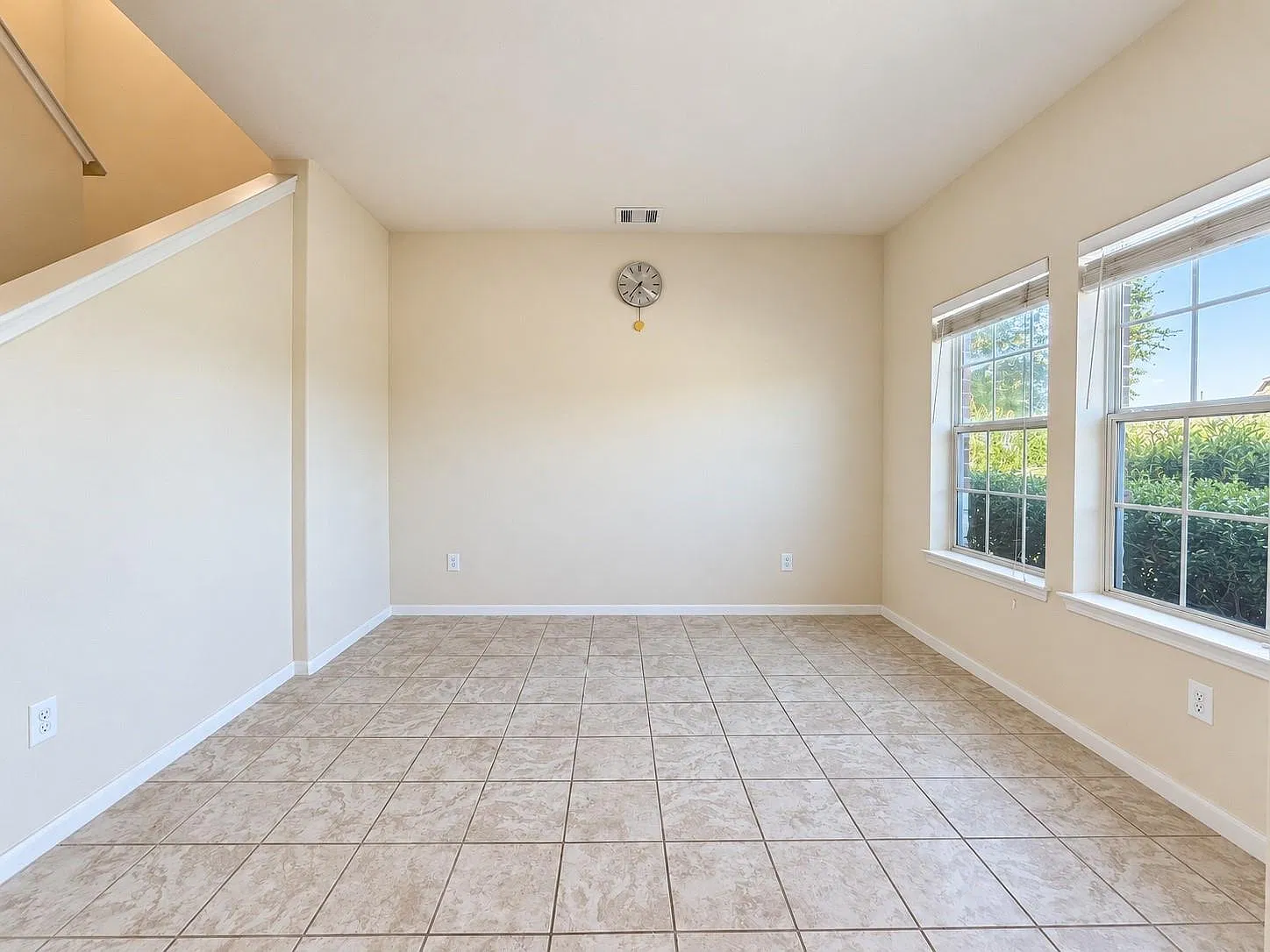 3 bed, 2.5 bath, 2072 sqft, $2,000 — Photo 4