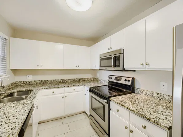5745 W Atlantic Pl APT 202, Lakewood, CO 80227
