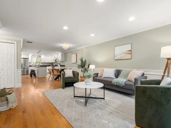 34 Park St #34, Arlington, MA 02474