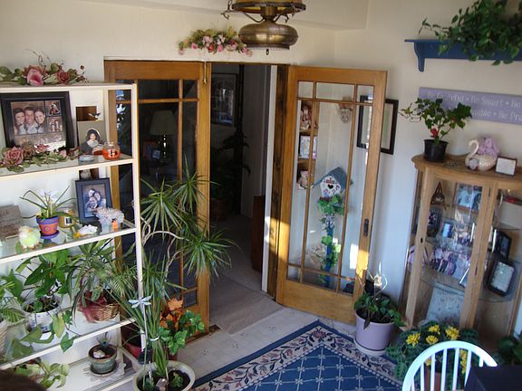 Entry way with skylight