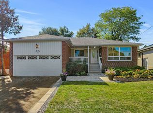 17 Oldborough Cir, Toronto, ON M2J3A1