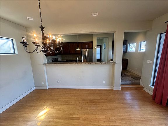 3rd image of 1814 Maple Ave