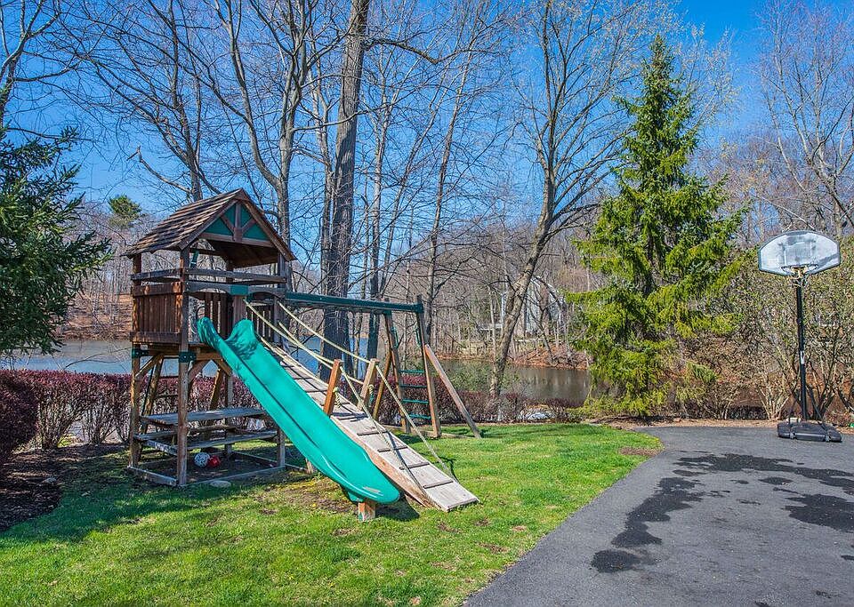 2nd image of 354 Sturbridge Rd