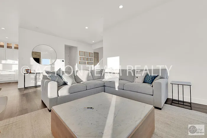 1722 W Oakridge Dr — Photo 13